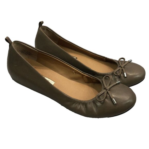 Audrey Brooke Womens 7.5 M Putty Brown Leather Newton Slip On Ballets Flats Bow - Picture 1 of 9